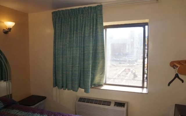 Flushing Motel - photo 3