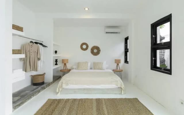 4BR Luxe Pool Villa Canggu near Finns - photo 3