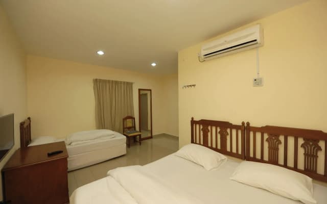 Joy Motel - photo 2