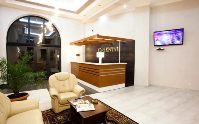 Oriental Hotel - photo 2
