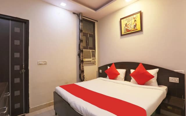 OYO 45772 Silver Residency - photo 2