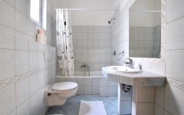 Standard Apartment by Hi5 - Fővám square - photo 5