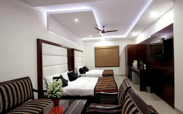 Hotel Mohan International - photo 2
