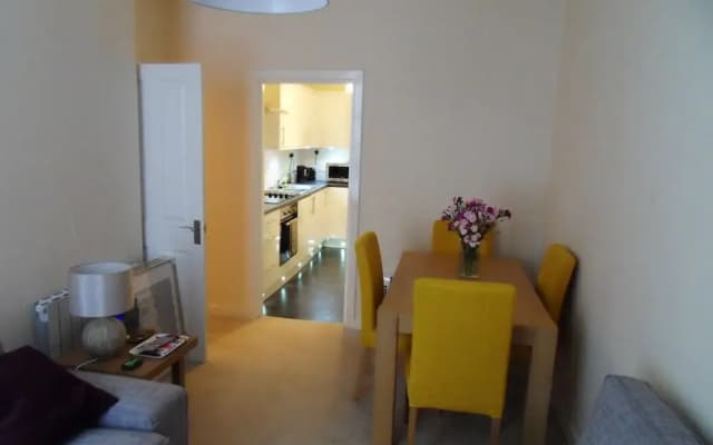 1 bed flat off Royal Mile - photo 2