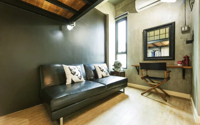 Rent V38 - photo 2