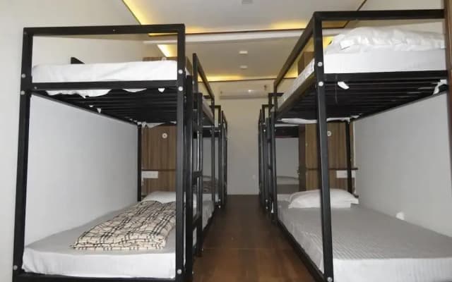The Backpackers Hostel - photo 3