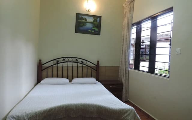 Cameronian Holiday Inn - photo 4