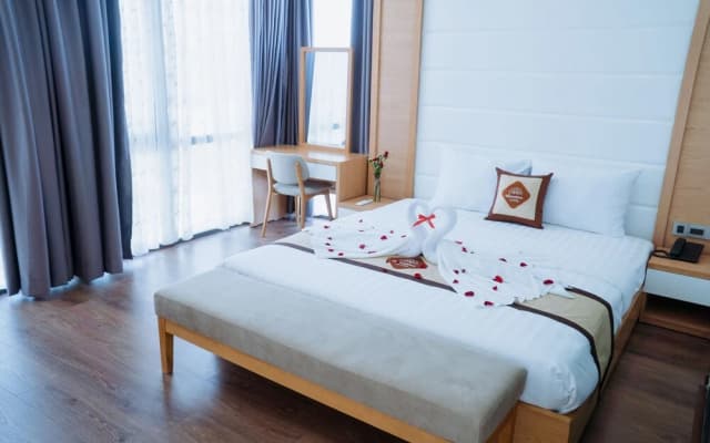 Sunshine Hotel - photo 3