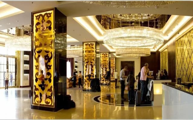 Royal Halong Hotel - photo 2