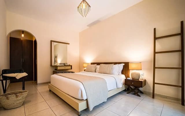 Umm Al Quwain Beach Hotel - photo 4