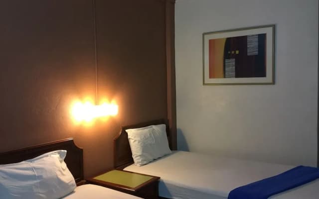 OYO 335 Top Inn Khaosan - photo 4