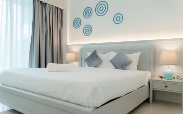Apo Hotel - photo 2