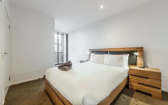 Stylish 2 bed 2 bath parking wifi pool - photo 4