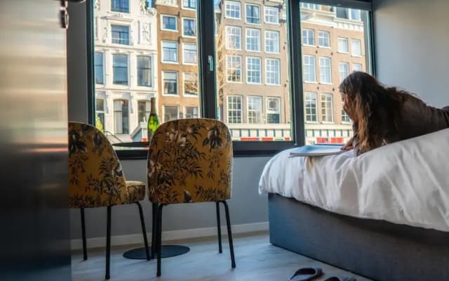 2 Houseboat Suites Amsterdam Prinsengracht - photo 2