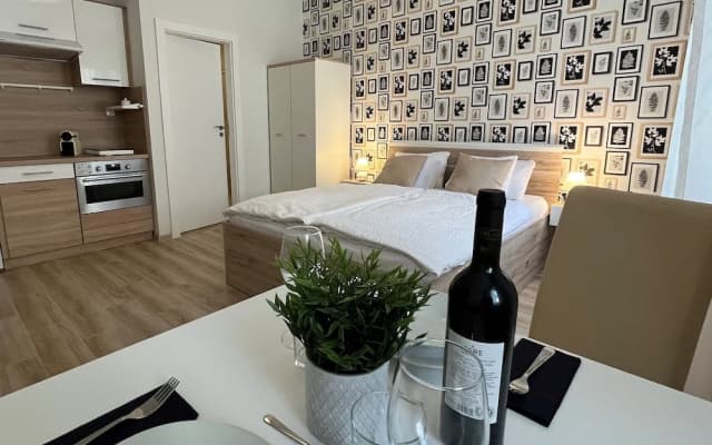 Camille Apartments - photo 2