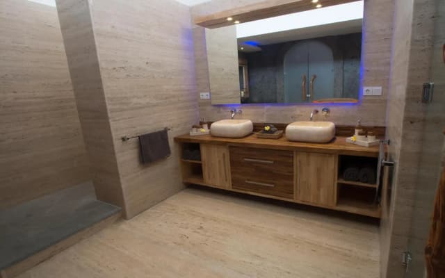 Puri Ratu Jimbaran Villa - photo 2