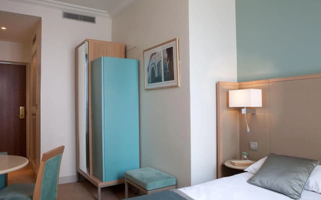 Leonardo Boutique Opera Hotel - photo 3