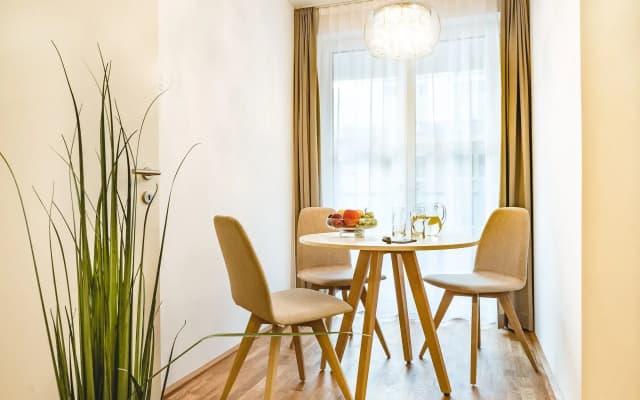 Oliver Apartments - photo 2