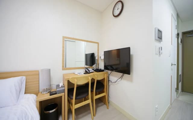 Inn The City Business Hotel - photo 4