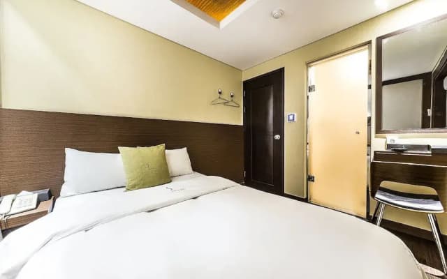 S Hotel - photo 3