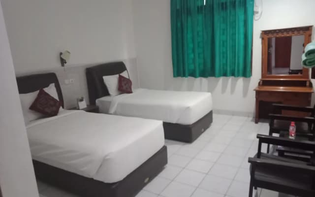 Hotel Huswah - photo 4