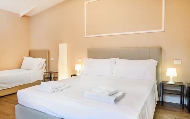 El Roy Garden Rooms - photo 2