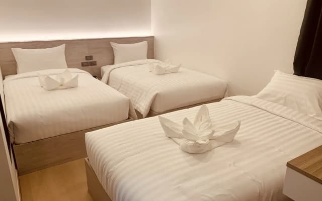 Thana Wisut Hotel - photo 2