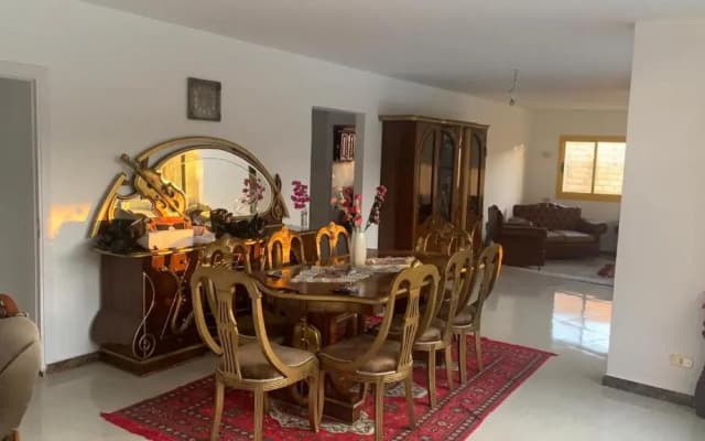 Cheerful 6 bedroom villa with pool. - photo 4