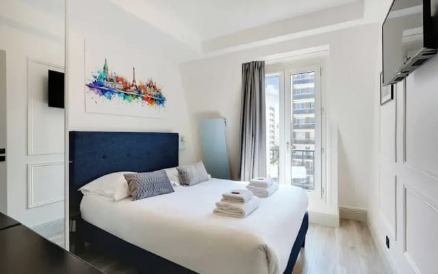 Amazing 2bd/6p apt With A/C - Bastille - photo 3