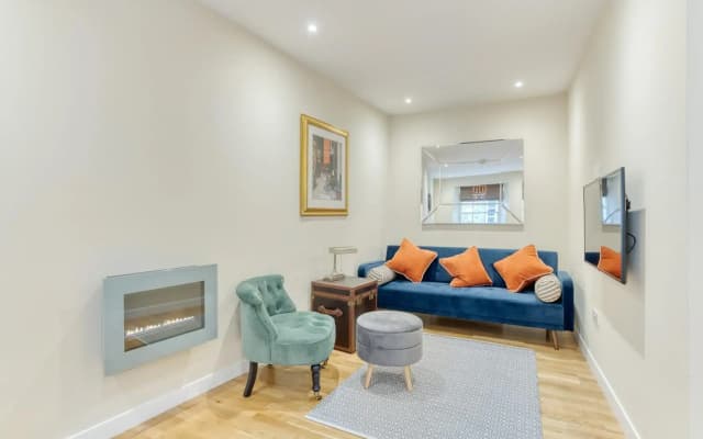 The Gloucester Lane Residence - photo 5