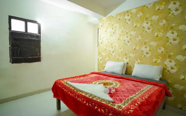 Roomshala 037 Honey Inn - photo 2