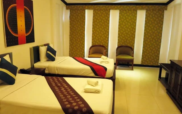 Queen Boutique Hotel - photo 5