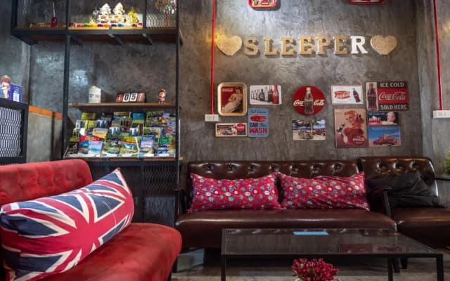 Sleeper Hostel - photo 2