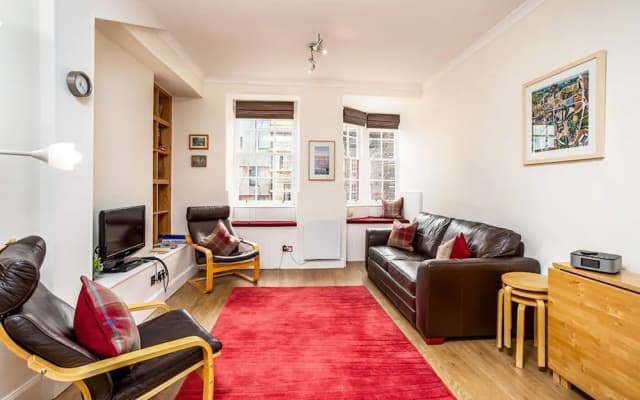 Lovely 2-bed Apartment in Old Town Edinburgh - photo 4