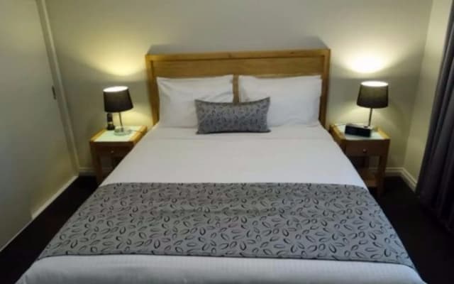 Fawkner Executive Suites & Serviced Apartments - photo 3