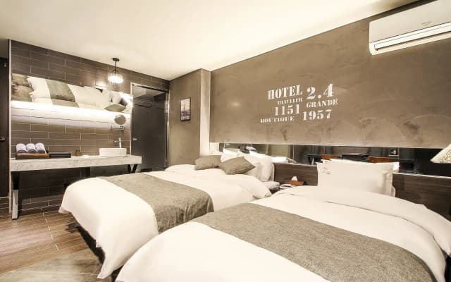 Hotel 2.4 - photo 2