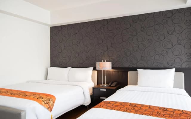 Lily Hotel Bangkok - photo 4