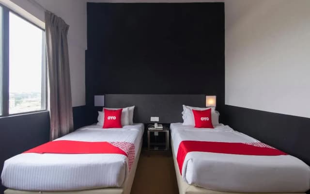 OYO Capital O 89357 Unicorn Hotel - photo 5