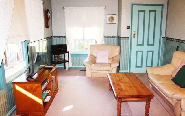 Ambrose Cottage Front Apt - photo 3