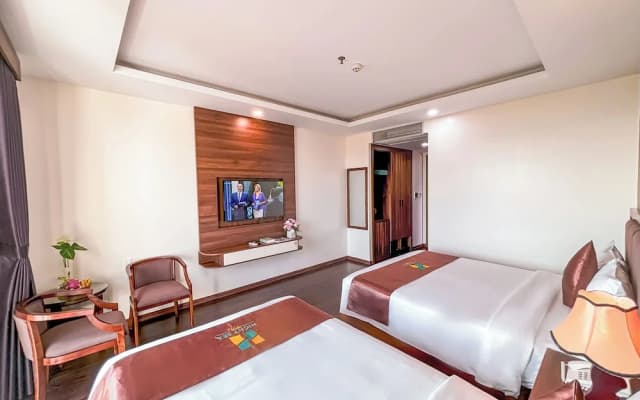 Night Sea Hotel - photo 2
