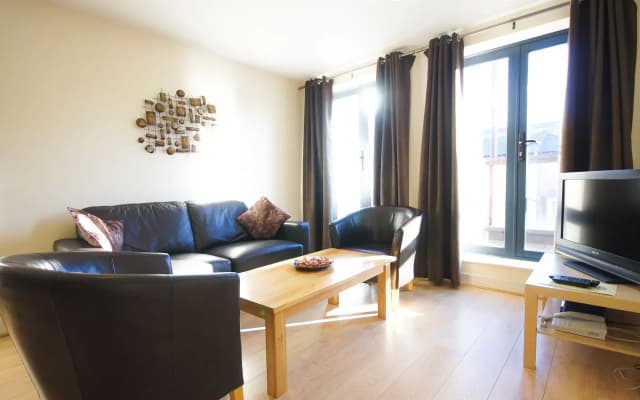 Crompton Court - photo 4