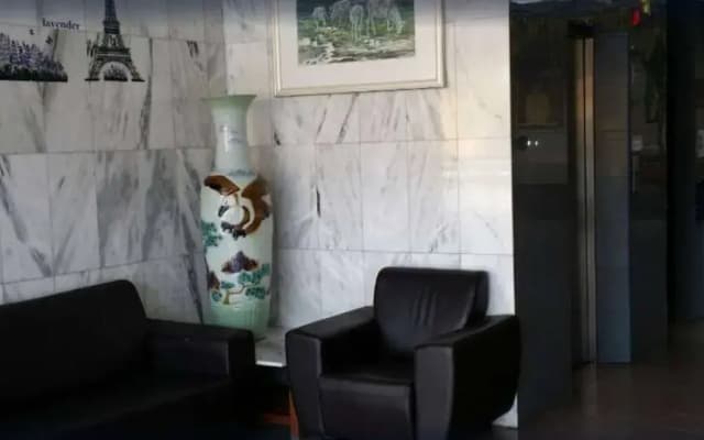 Dragon & Phoenix Hotel - photo 5