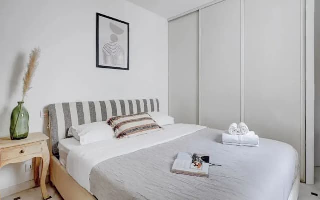 Stylish 2BR for 6 by Champs-Elysees - photo 4