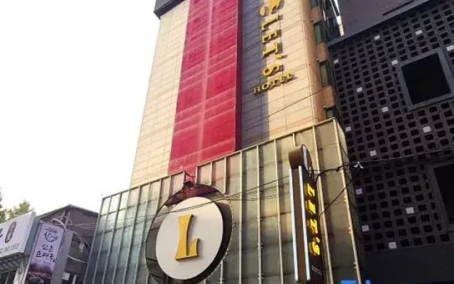 Let's Stay Hostel - photo 2