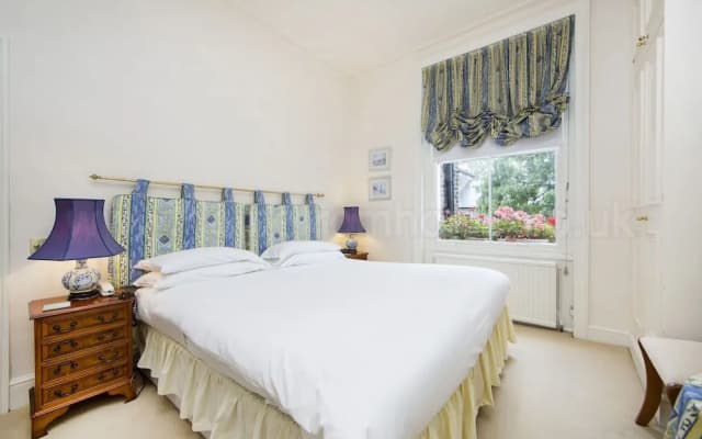 Brunswick Gardens - Cosy Apartment in a Cherry Tree Lined Street- Notting Hill - photo 5