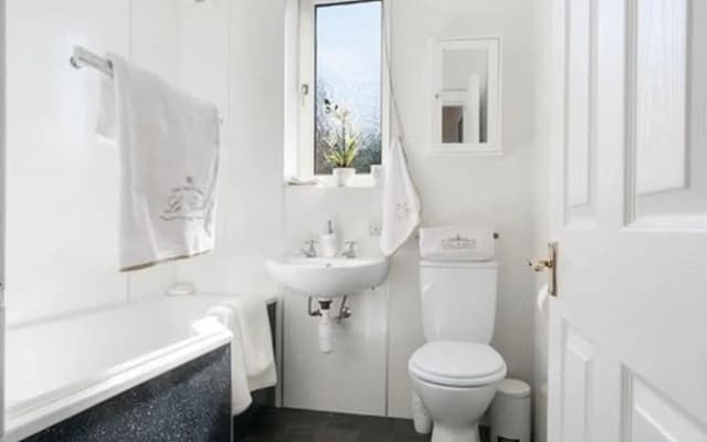 City Centre House with Parking - photo 5