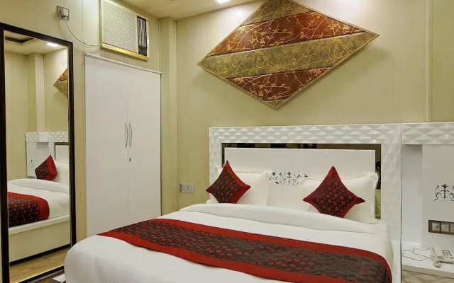 Oyo 12148 Flyover Inn - photo 4