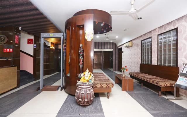 OYO 1824 Hotel Grand Peepal - photo 2