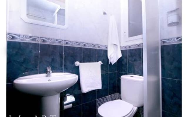 Hostal Helena - photo 5
