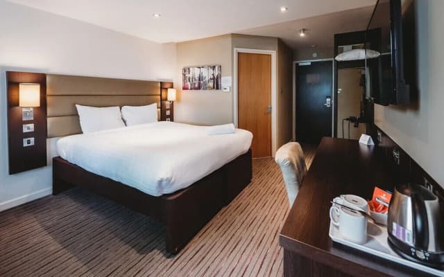 Redbridge Lodge - photo 3